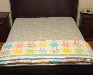 Queen mattress set less than a year old