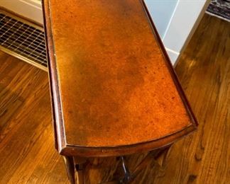 24D x 28H x 37 (closed) 57 open.