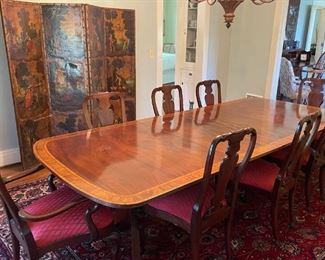 28.5H X 114L X 47.5 W

Fully extended with both 18” leaves