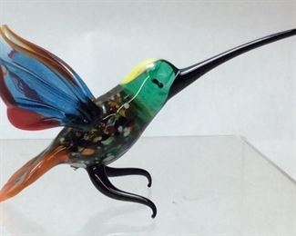 ART GLASS MULTICOLORED HUMMINGBIRD BROKEN WING TIP