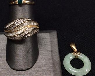 2 14KT GOLD RINGS & PENDANT 9.5g