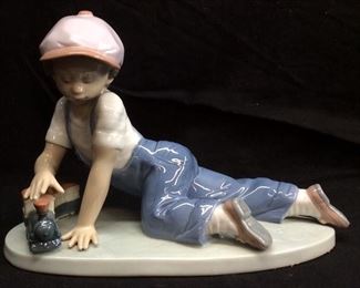 LLADRO ‘ALL ABOARD’ FIGURINE WITH BOX