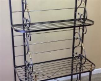  METAL BAKERS RACK