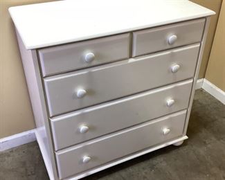 WHITE CHEST OF DRAWERSWHITE CHEST OF DRAWERS