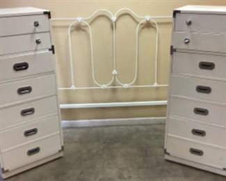 QUEEN SIZE BED FRAME & 2 CHEST