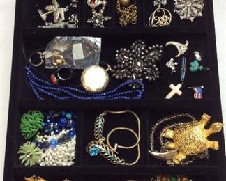 VINTAGE COSTUME JEWELRY GROUP
