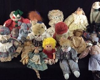 100+ ASSORTED HANDMADE CLOTH RAG DOLLS & WOOD DOLLS