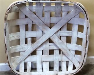 WHITE TOBACCO BASKET
