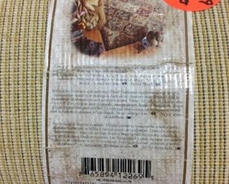 SHAW AREA RUG, 5’ x 5’’ BY 7’ x 8’’