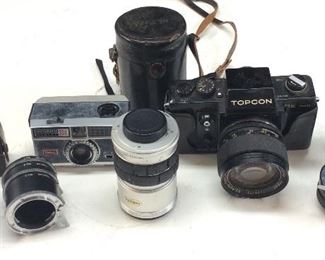 ASSORTED VTG. CAMERAS & ACCESSORIES KODAK INSTAMATIC, 35MM LENS, TOPCON 35MM CAMERA