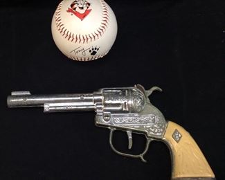 VTG. CAPGUN, TONY TIGER BASEBALL