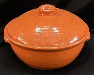 LARGE SEAGROVE POTTERY DUTCH OVEN