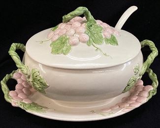 VTG. FITZ & FLOYD COVERED TUREEN w LADLE