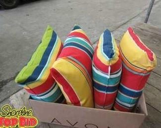 4 Outdoor Patio Pillows, Great Condition like new
