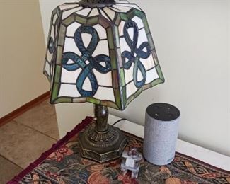 Stained glass table lamp