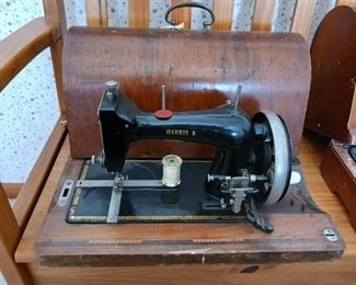 Harris K hand crank sewing machine antique