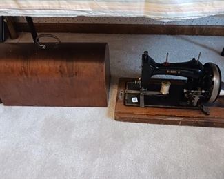 Antique Harris K crank sewing machine with wooden case original