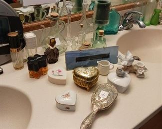 Victorian vanity hair set