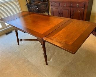 Handmade Extension Top Dining Table (54"L / 96"L x 36"W x 29"H)