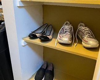 Women's dress shoes & sneakers