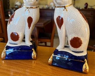 Porcelain ceramic cat bookends