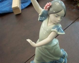 Lladro "Lolita Flamenco Dancer" girl figurine