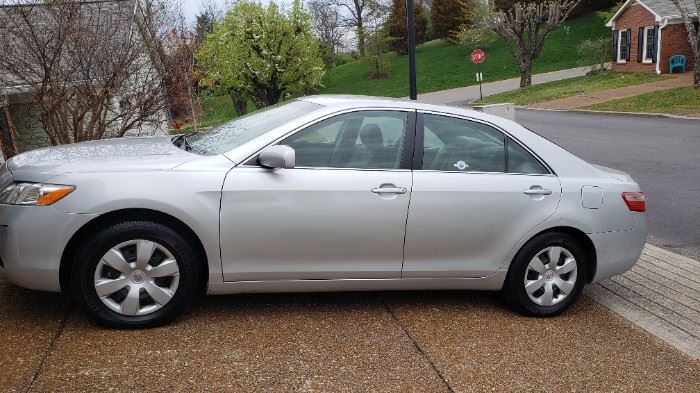 Toyota Camry, 25,500 miles, V6