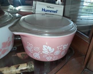 Pyrex Pink & White Bowl Set W/ Lids