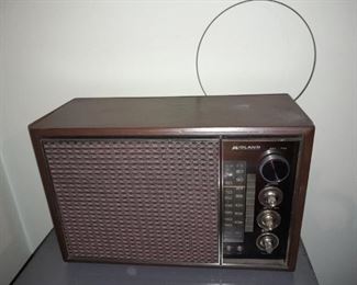 Vintage Midland Radio W/ Antenna