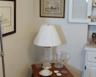 Pair of Thomasville oak side tables with drawers, pair of crystal lamps