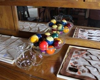 Full set of vintage billiard balls, blown glass pitcher, and great old vintage linens!