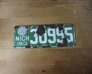1913 Michigan porcelain license plate front image