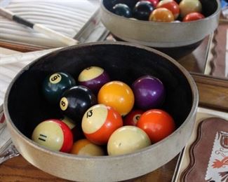 Stoneware bowl with a full set of vintage billiard balls