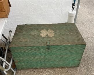 4H wooden chest or trunk