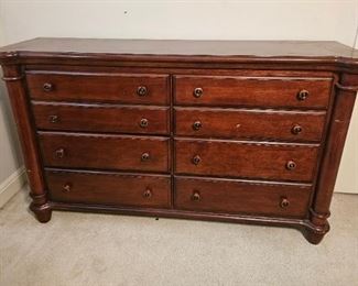 Dresser that has matching mirror 