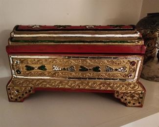 Decorative Round Fine Painted Wooden Gold Layered Jewel Box (Beautiful and exceptional condition)