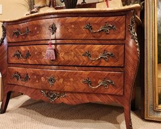 Beautiful Cabinet/Drawers (One of the better pieces in the home)