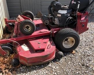 MOWER 1700 HOURS RUNS GOOD