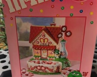 DEPT. 56 M&M'S HOUSE