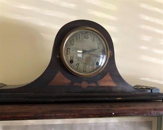 MANTLE CLOCK