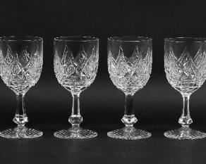 193	Set of 8 Baccarat Crystal Colbert Port Wines	8 pieces Baccarat Colbert pattern crystal stemware. Port wines, each 6"H. Etched Baccarat France marks. One ground at rim and shorter.
