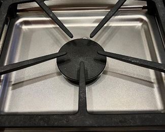 #120) - $250 - Dacor Counter Top Gas Range with Air Vent System.  In excellent working order.  36x24. Purchaser is responsible to deinstall from the home prior to March 31.