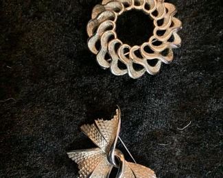 Vintage Jewelry Signed Brooch Pin 