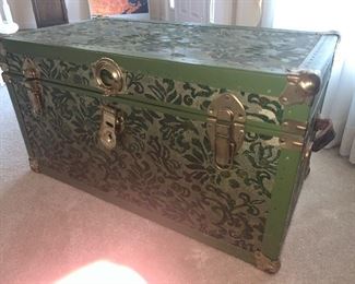 Damask Trunk