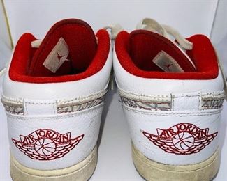 3 of 4
Air Jordan 1 Phat Low
Size 13