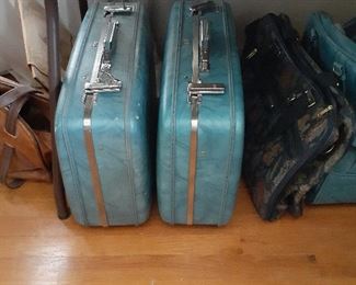 Vintage Turquoise American Tourister.  Comes with Original Box and Keys