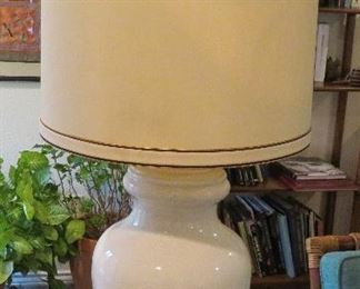 Chinese crackle style lamp