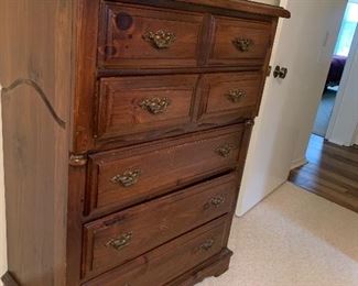 Chest of drawers 