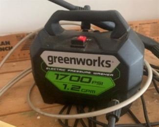 Small pressure washer