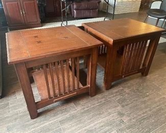 2 Mission style end tables 